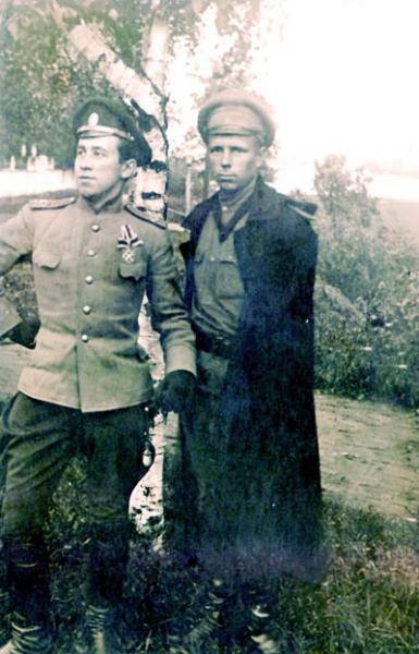 Аркадий Рудаков (слева)