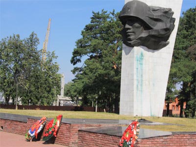 В память о павших в Великой Отечественной – мемориальный комплекс